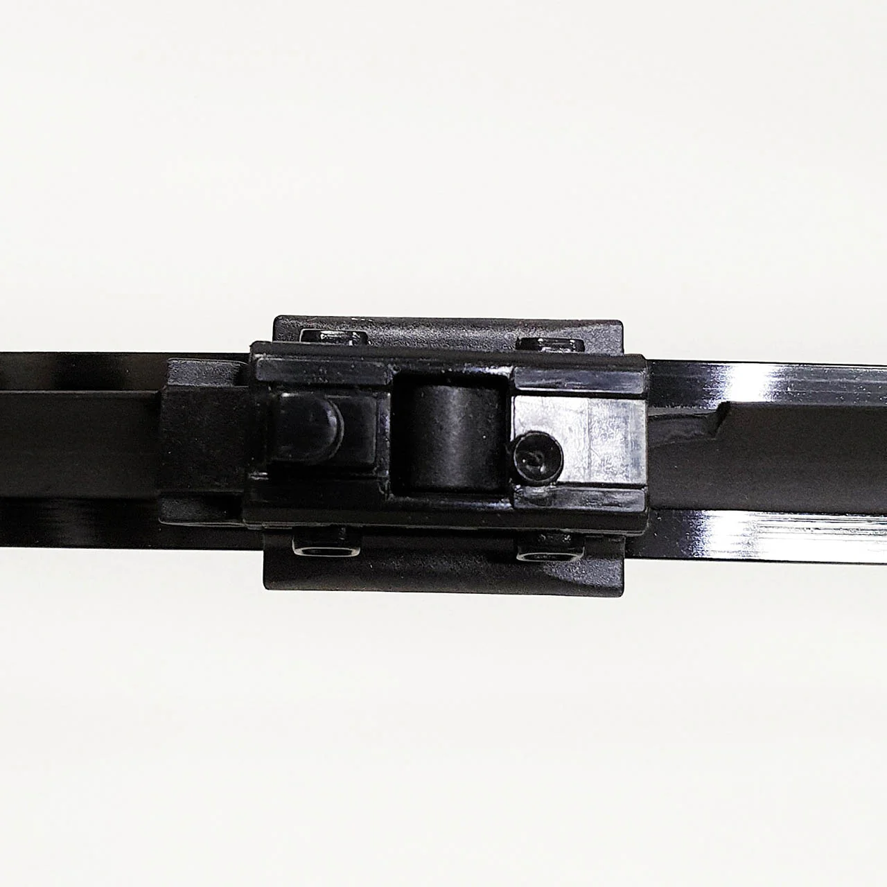 Genuine Mercedes-Benz C Class 205 Models, GLC, EQC Front Wiper Blades - Image 4