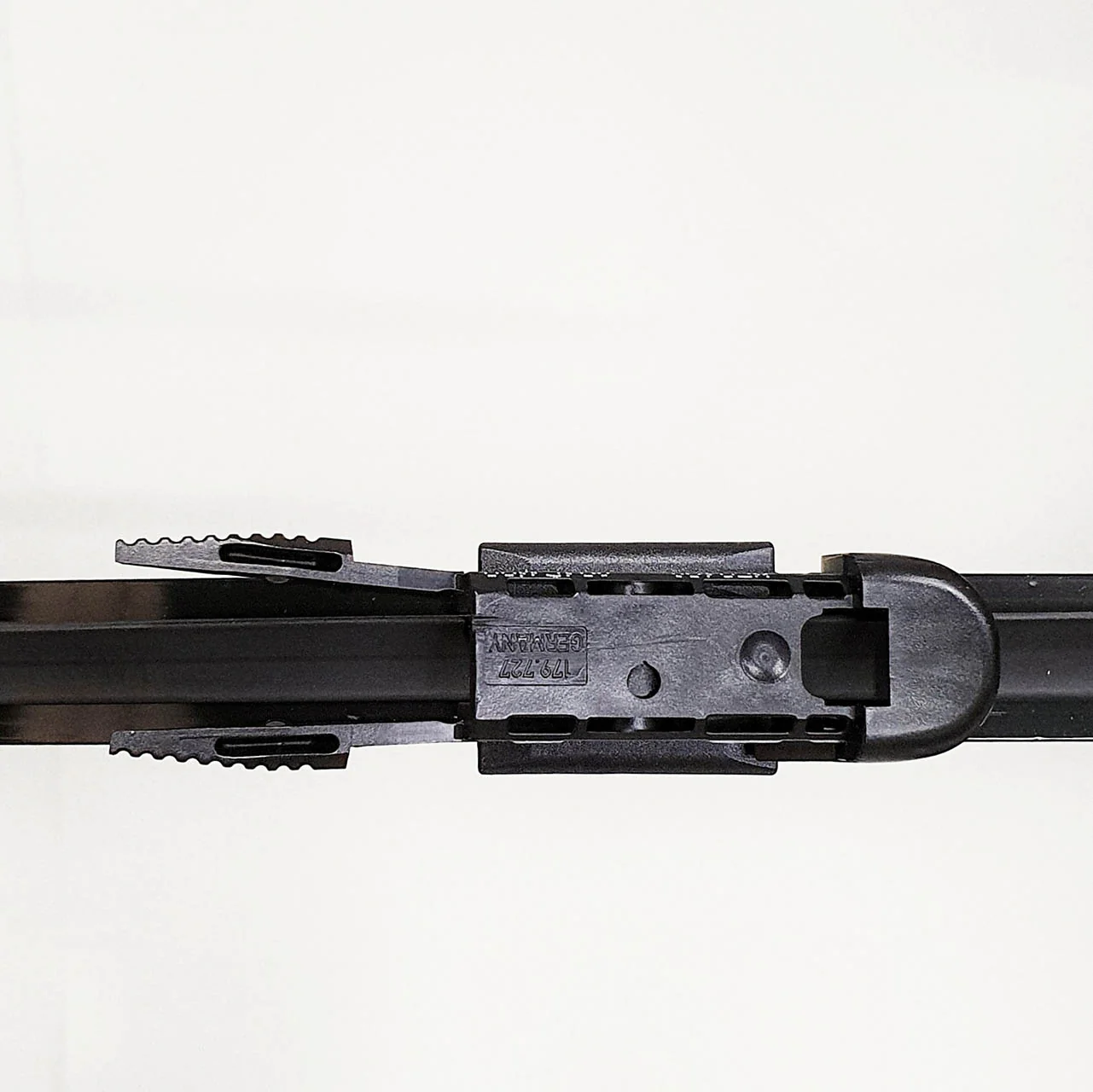 Genuine Mercedes-Benz C Class Front Wiper Blades 205 Models (2014) - Image 4