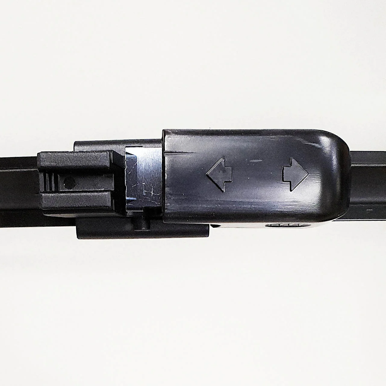 Genuine Mercedes-Benz C, CLC, CLK Class Front Wiper Blades - 203 & 209 Models - Image 4