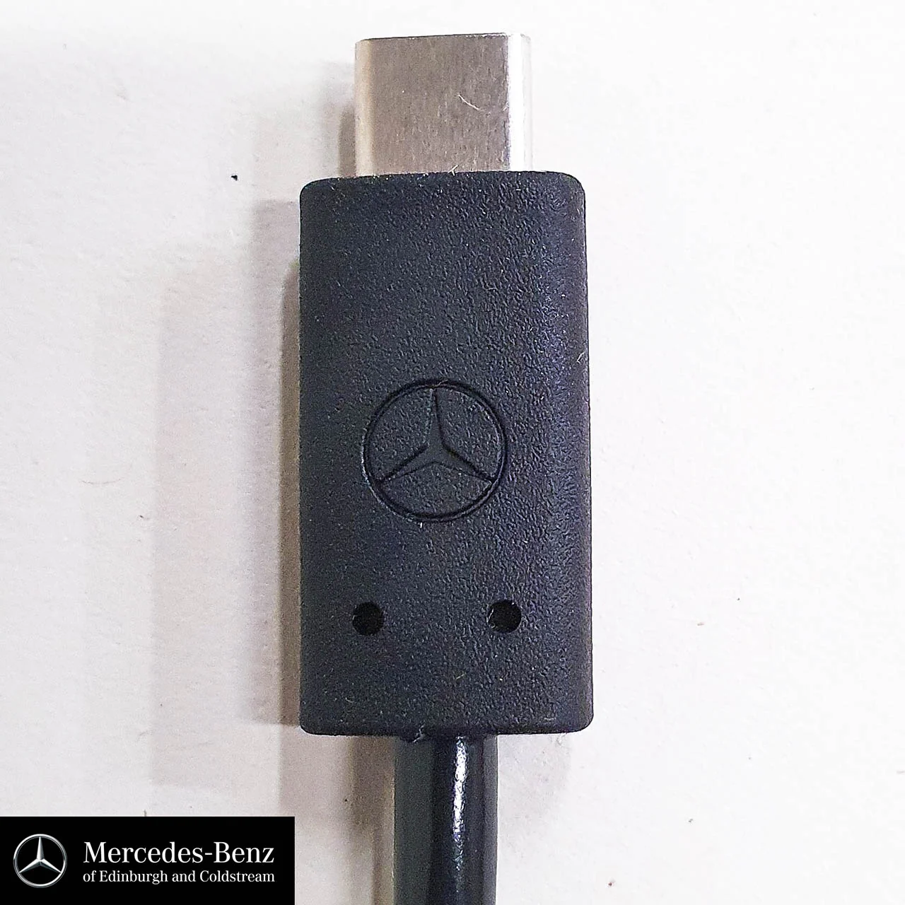 Genuine Mercedes-Benz Media Interface Adapter Cable USB To USB-C - Image 5